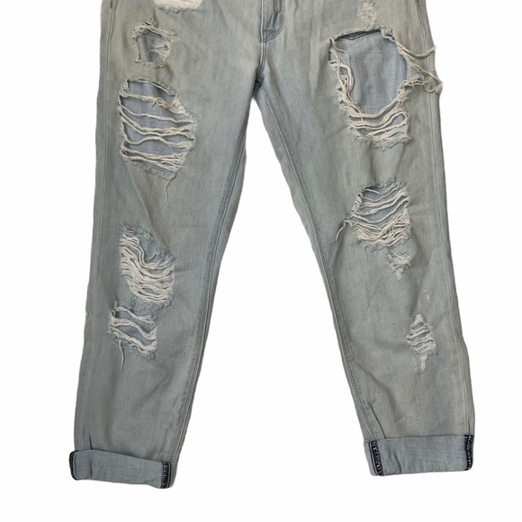 Hudson Jeans Distressed Light Wash High Waist - Picture 3 of 12